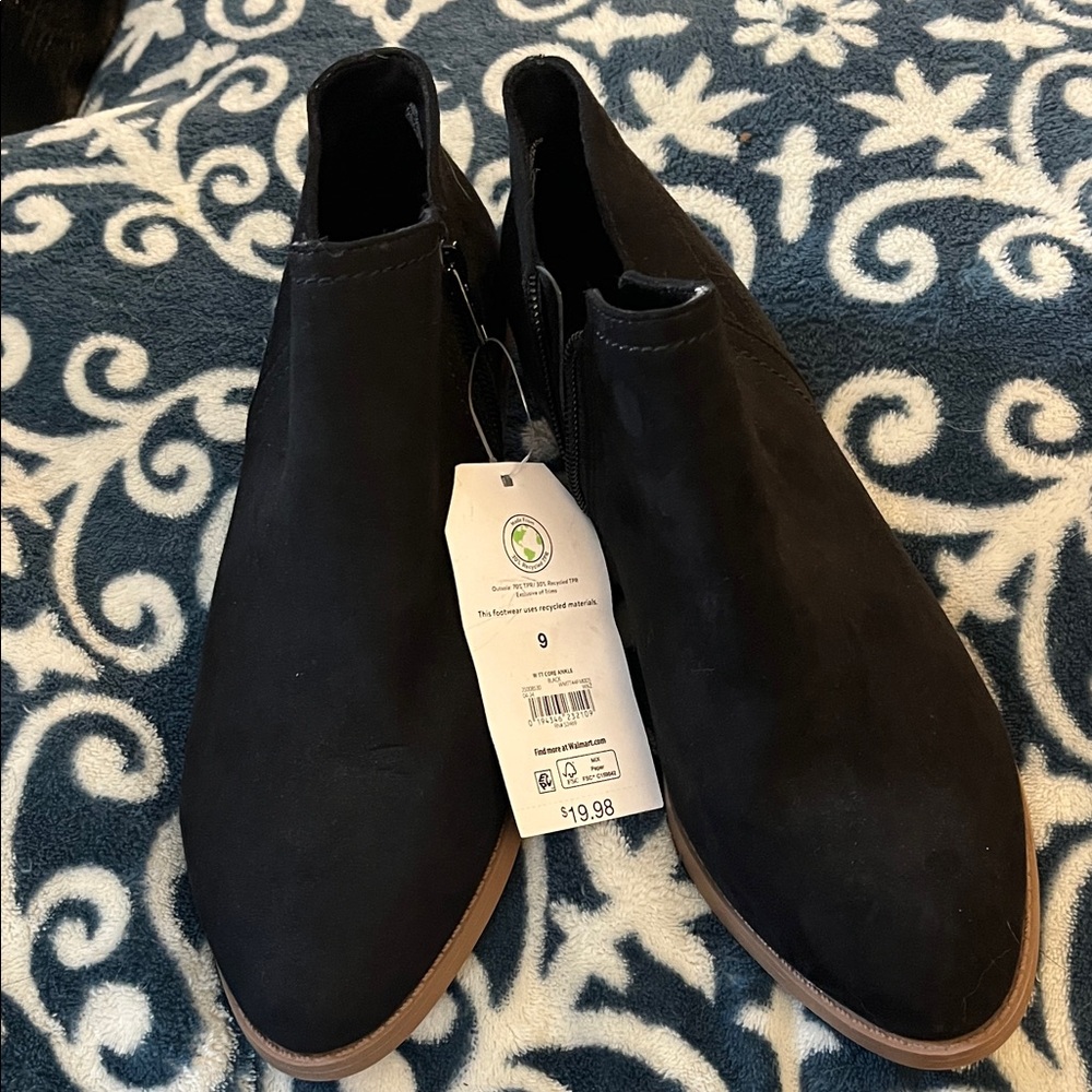 Women’s Black Ankle Boots size 9